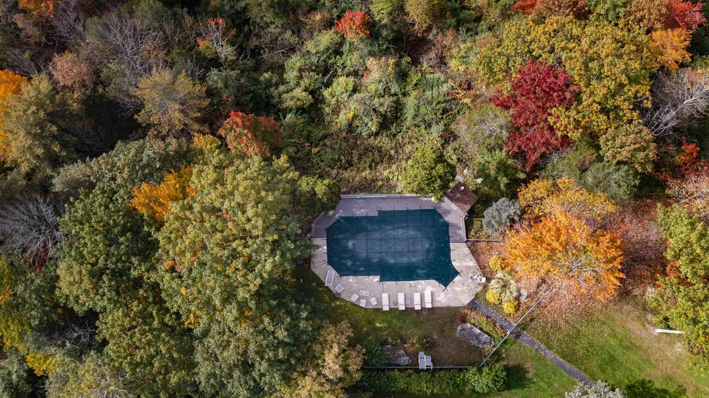 388 Alden Partridge Road Hartford VT 05059