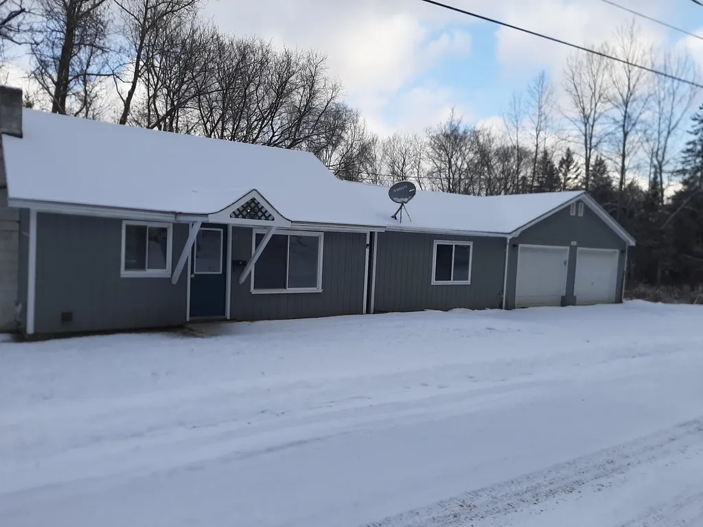 65 Spring Street Colebrook NH 03576