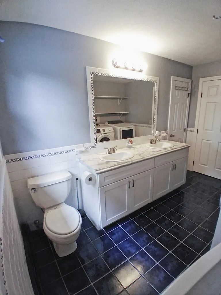 32 Maplehurst Avenue Manchester NH 03104