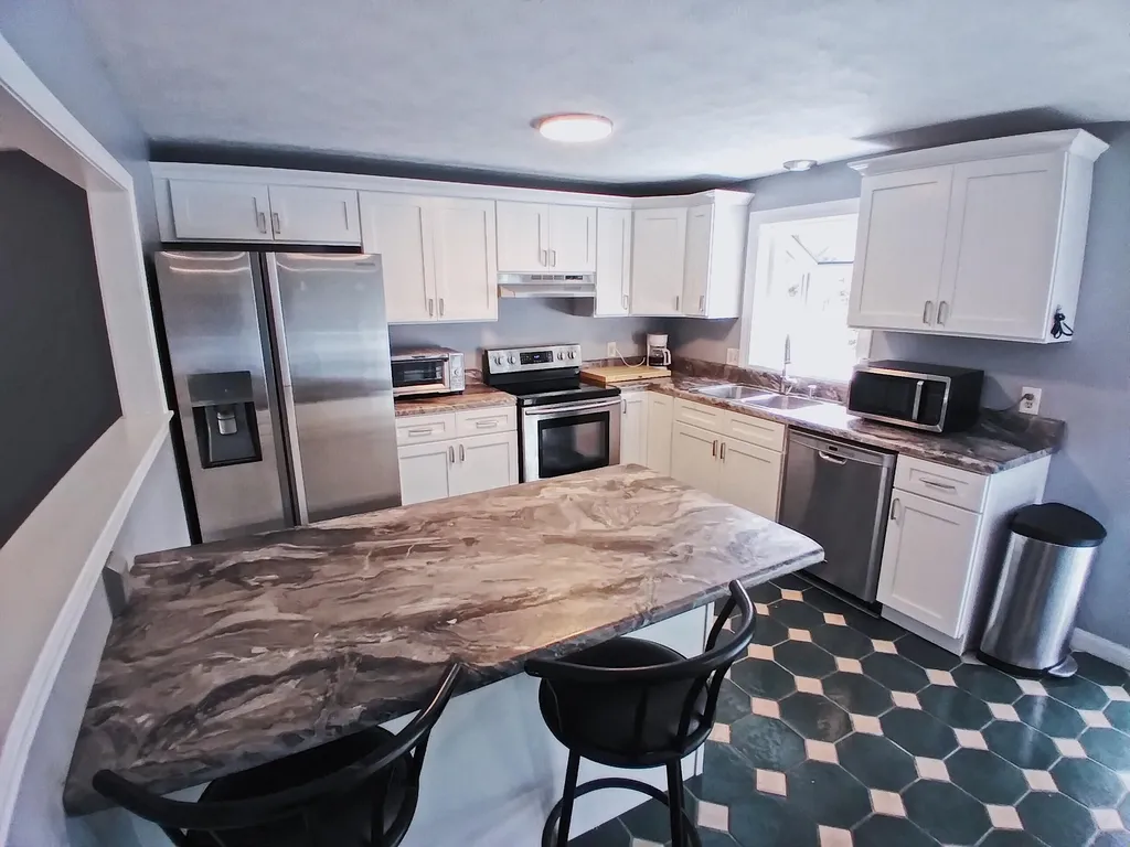32 Maplehurst Avenue Manchester NH 03104