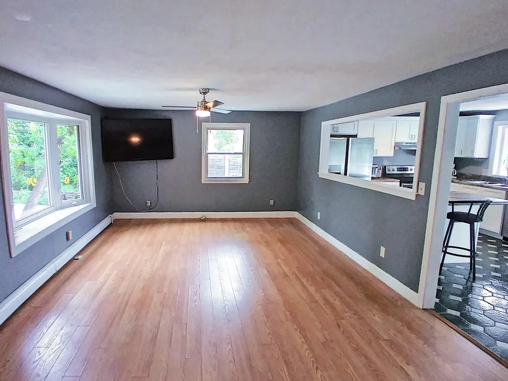 32 Maplehurst Avenue Manchester NH 03104