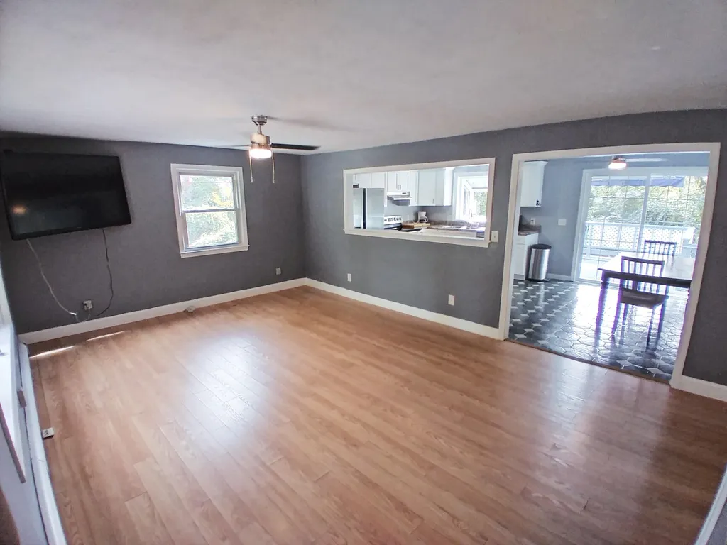 32 Maplehurst Avenue Manchester NH 03104