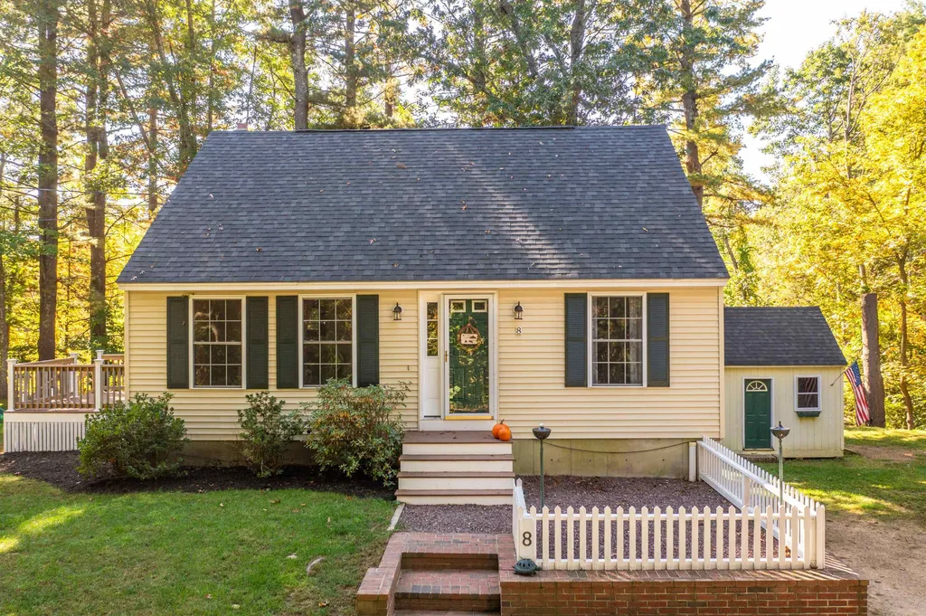 8 Kelley Road Kingston NH 03848