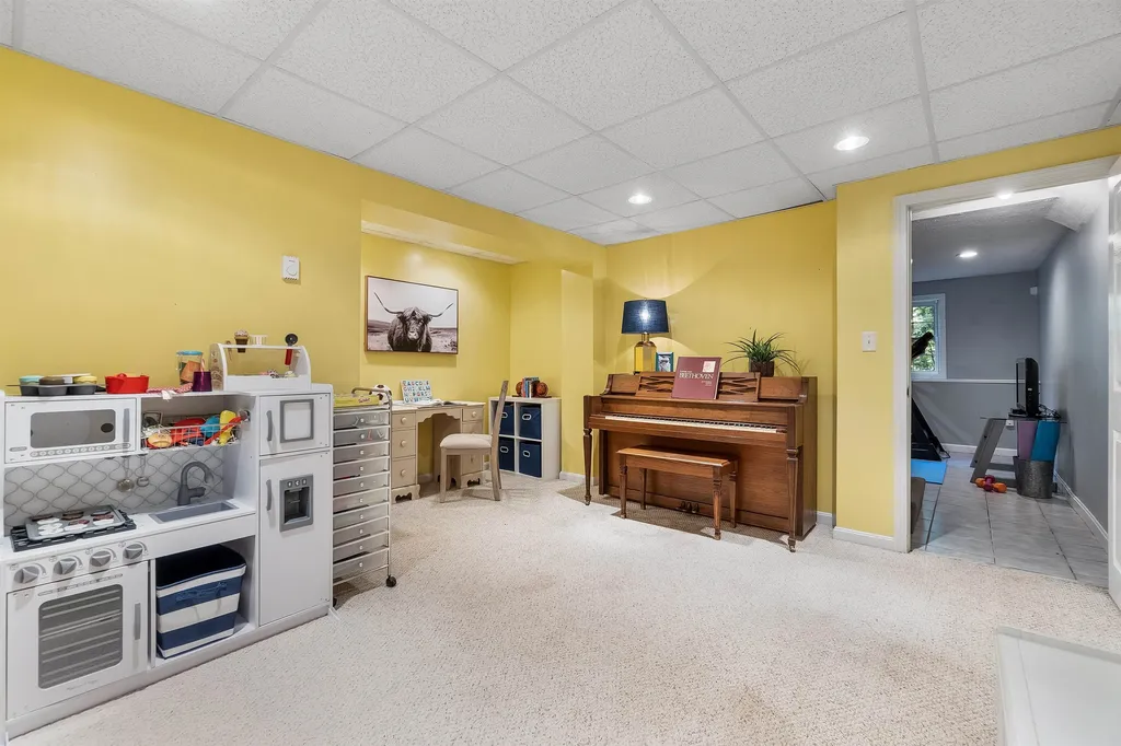 8 Kelley Road Kingston NH 03848