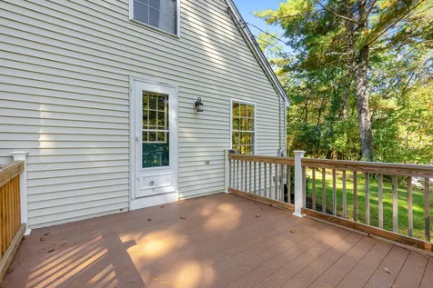 8 Kelley Road Kingston NH 03848