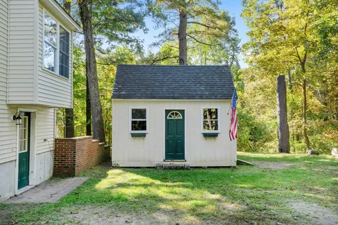 8 Kelley Road Kingston NH 03848