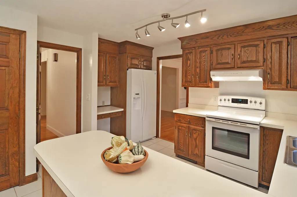 21 Oriole Drive Bedford NH 03110