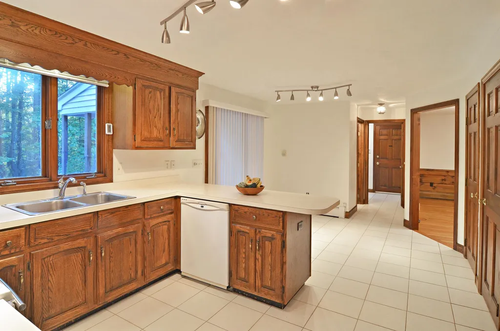 21 Oriole Drive Bedford NH 03110
