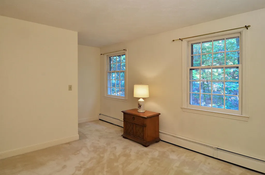 21 Oriole Drive Bedford NH 03110