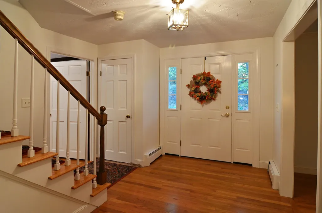 21 Oriole Drive Bedford NH 03110