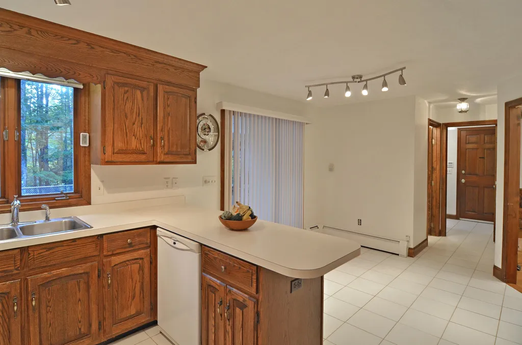 21 Oriole Drive Bedford NH 03110
