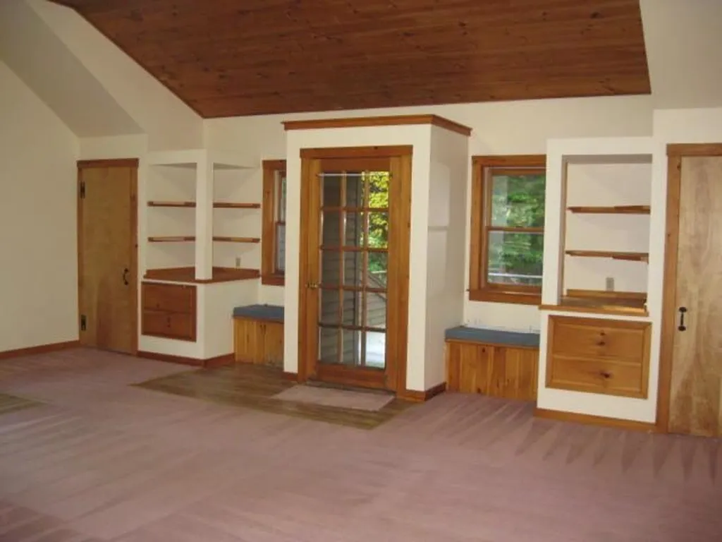 24 Hayward Drive Surry NH 03431