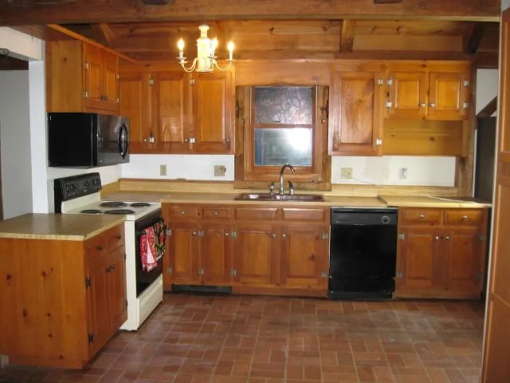 24 Hayward Drive Surry NH 03431