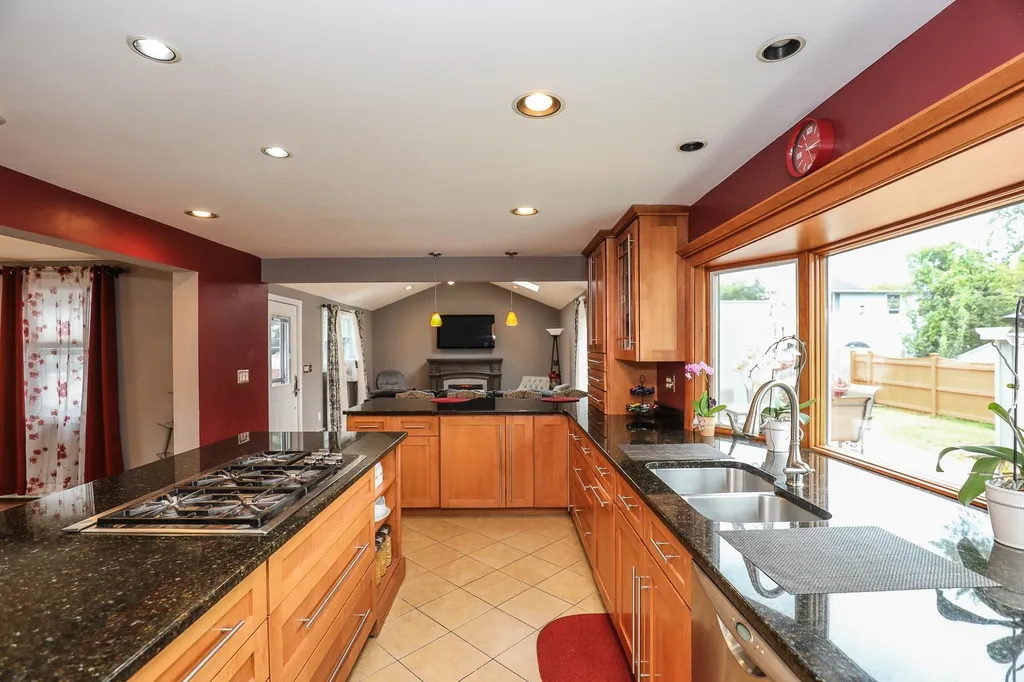 15 Mapleleaf Drive Nashua NH 03062