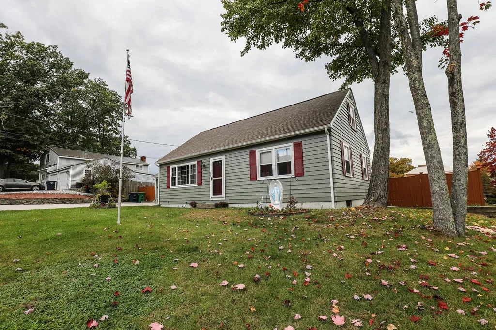 15 Mapleleaf Drive Nashua NH 03062