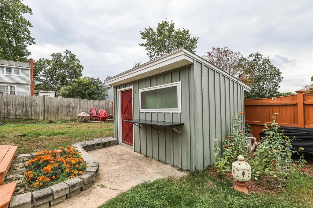 15 Mapleleaf Drive Nashua NH 03062