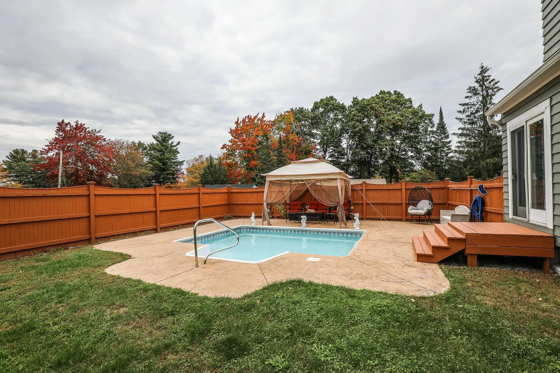 15 Mapleleaf Drive Nashua NH 03062