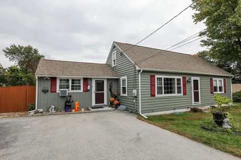 15 Mapleleaf Drive Nashua NH 03062