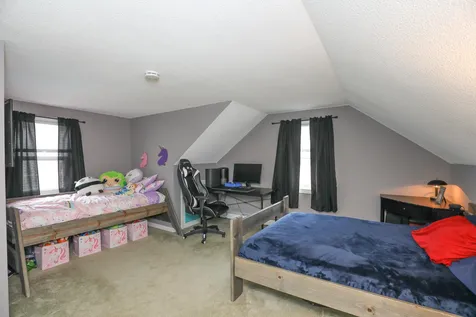 15 Mapleleaf Drive Nashua NH 03062