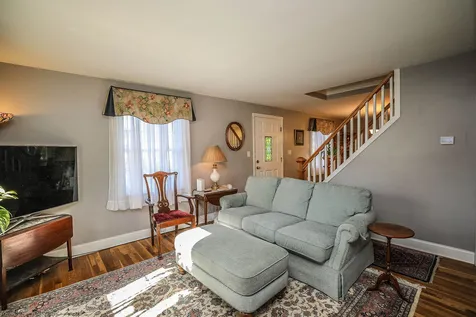91 Elgin Avenue Manchester NH 03104