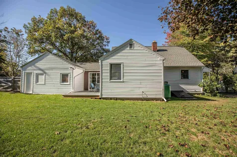 91 Elgin Avenue Manchester NH 03104