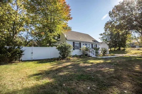 91 Elgin Avenue Manchester NH 03104