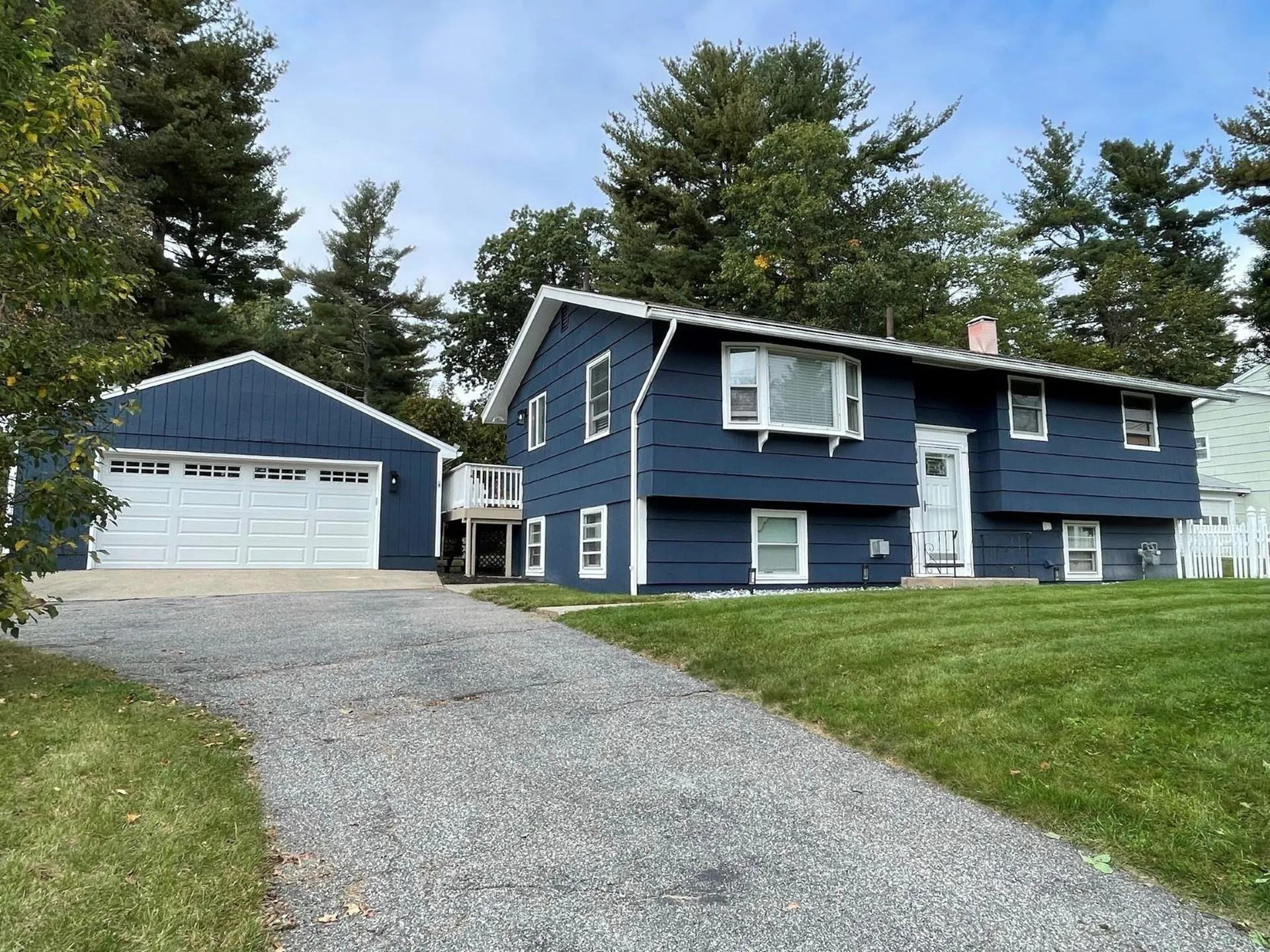 16 Langholm Drive Nashua NH 03062