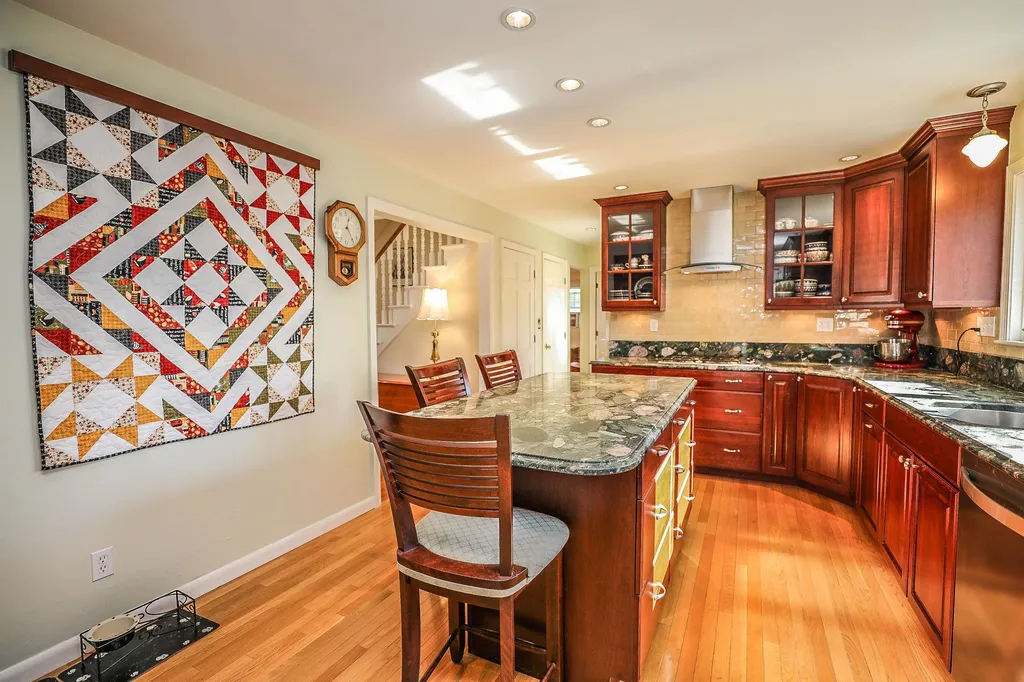 25 Shattuck Street Nashua NH 03064