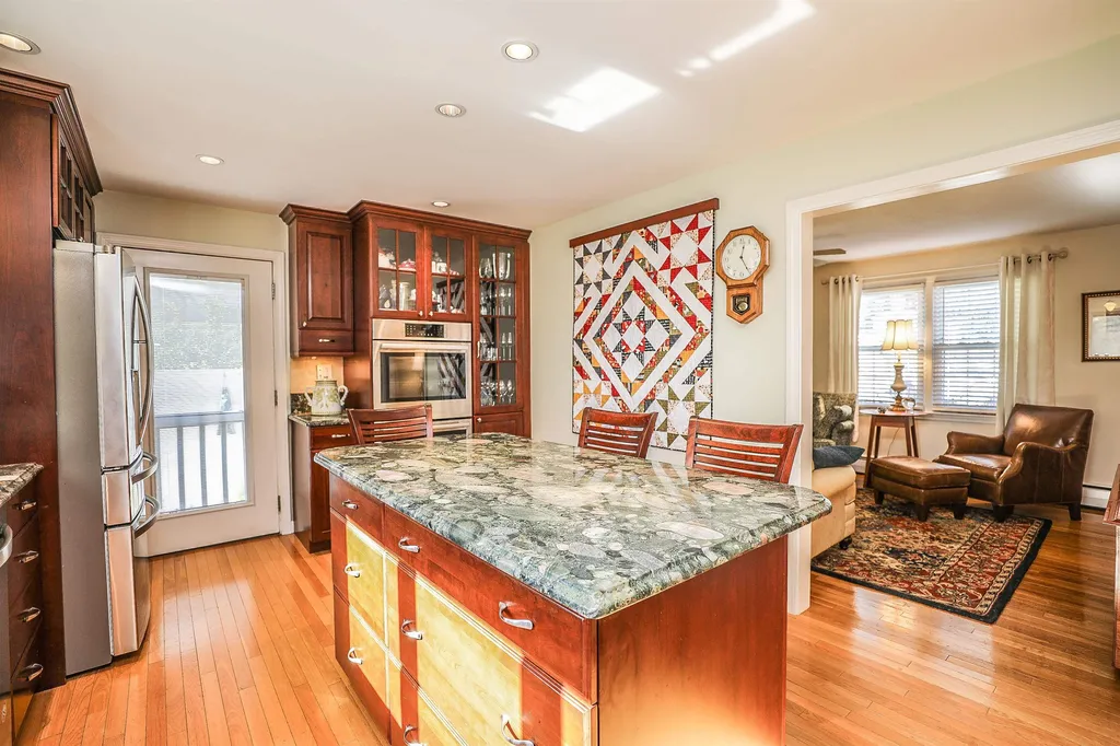 25 Shattuck Street Nashua NH 03064