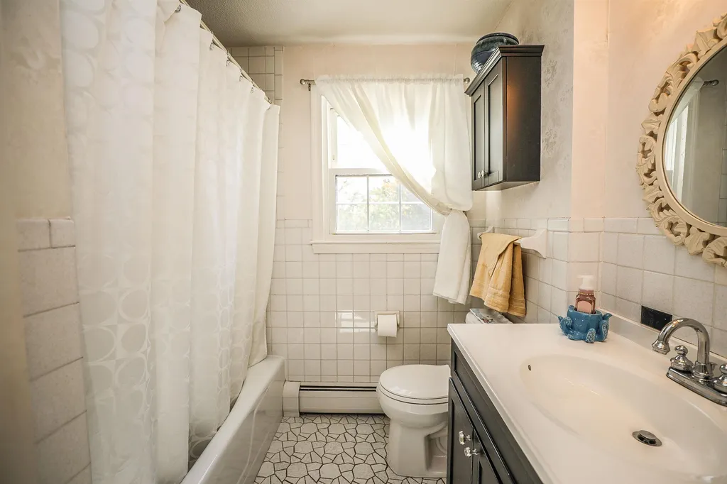 25 Shattuck Street Nashua NH 03064