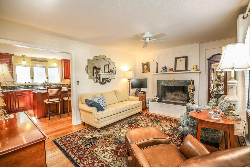 25 Shattuck Street Nashua NH 03064
