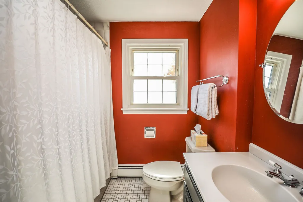 25 Shattuck Street Nashua NH 03064