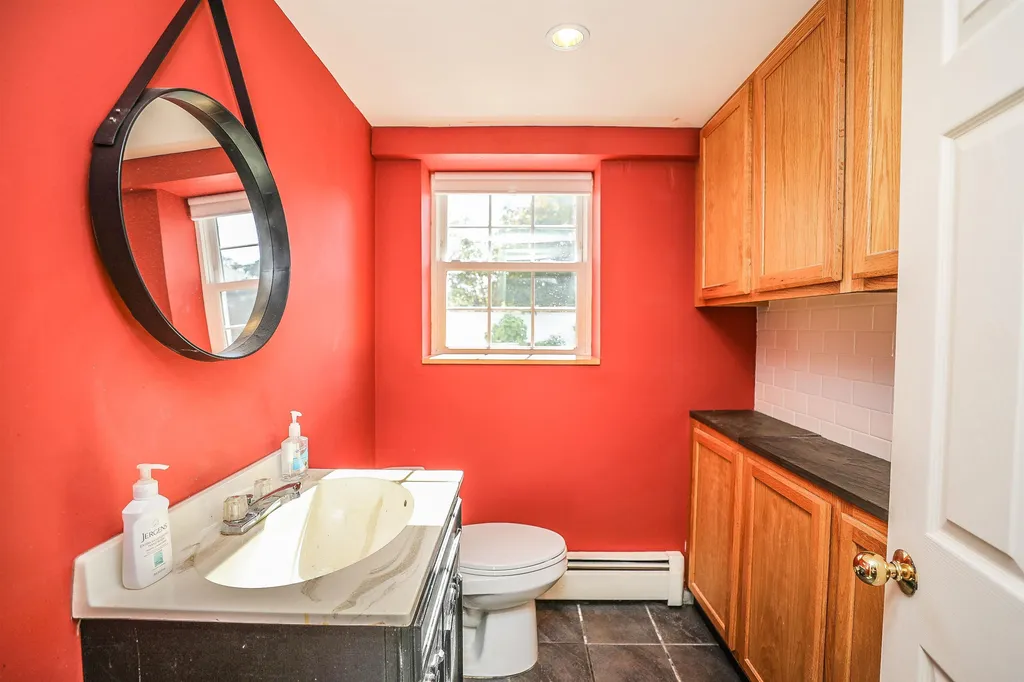25 Shattuck Street Nashua NH 03064
