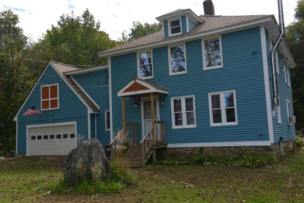 32 Pine Street Danville NH 03819