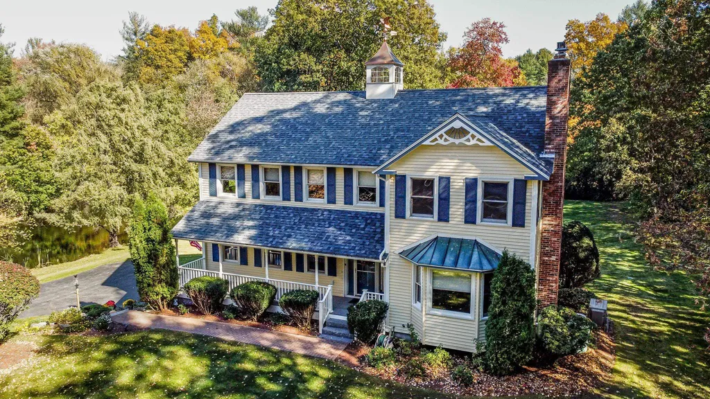 21 Anthony Drive Londonderry NH 03053