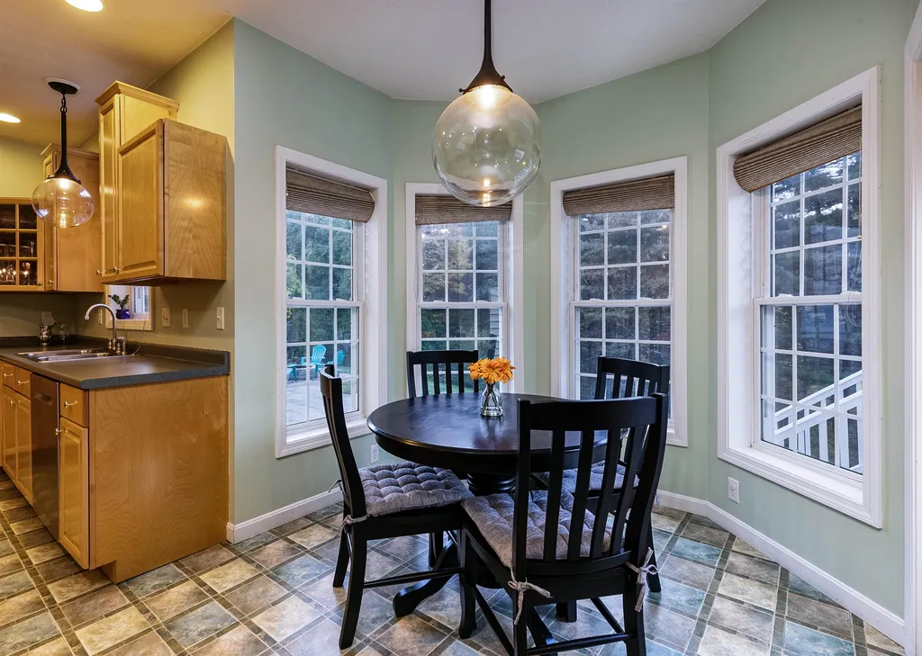 11 Hunter Mill Way Londonderry NH 03053