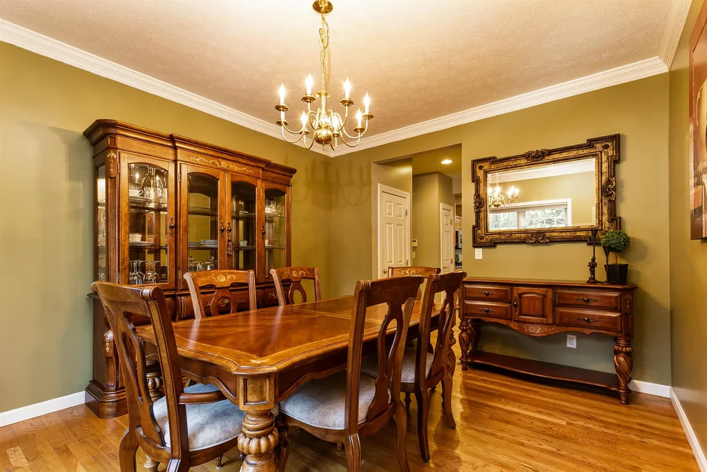 11 Hunter Mill Way Londonderry NH 03053