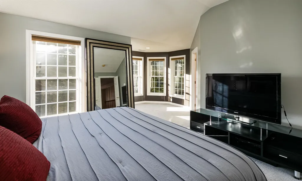 11 Hunter Mill Way Londonderry NH 03053