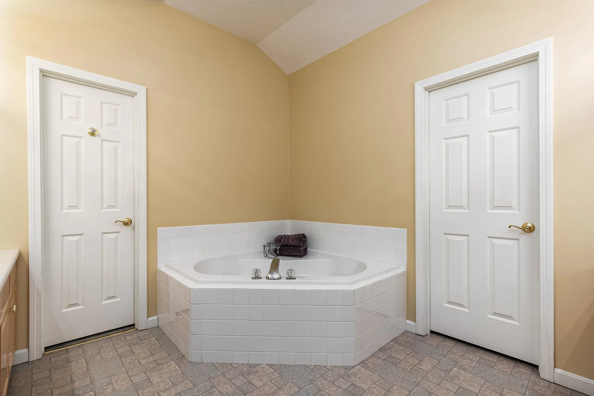 11 Hunter Mill Way Londonderry NH 03053