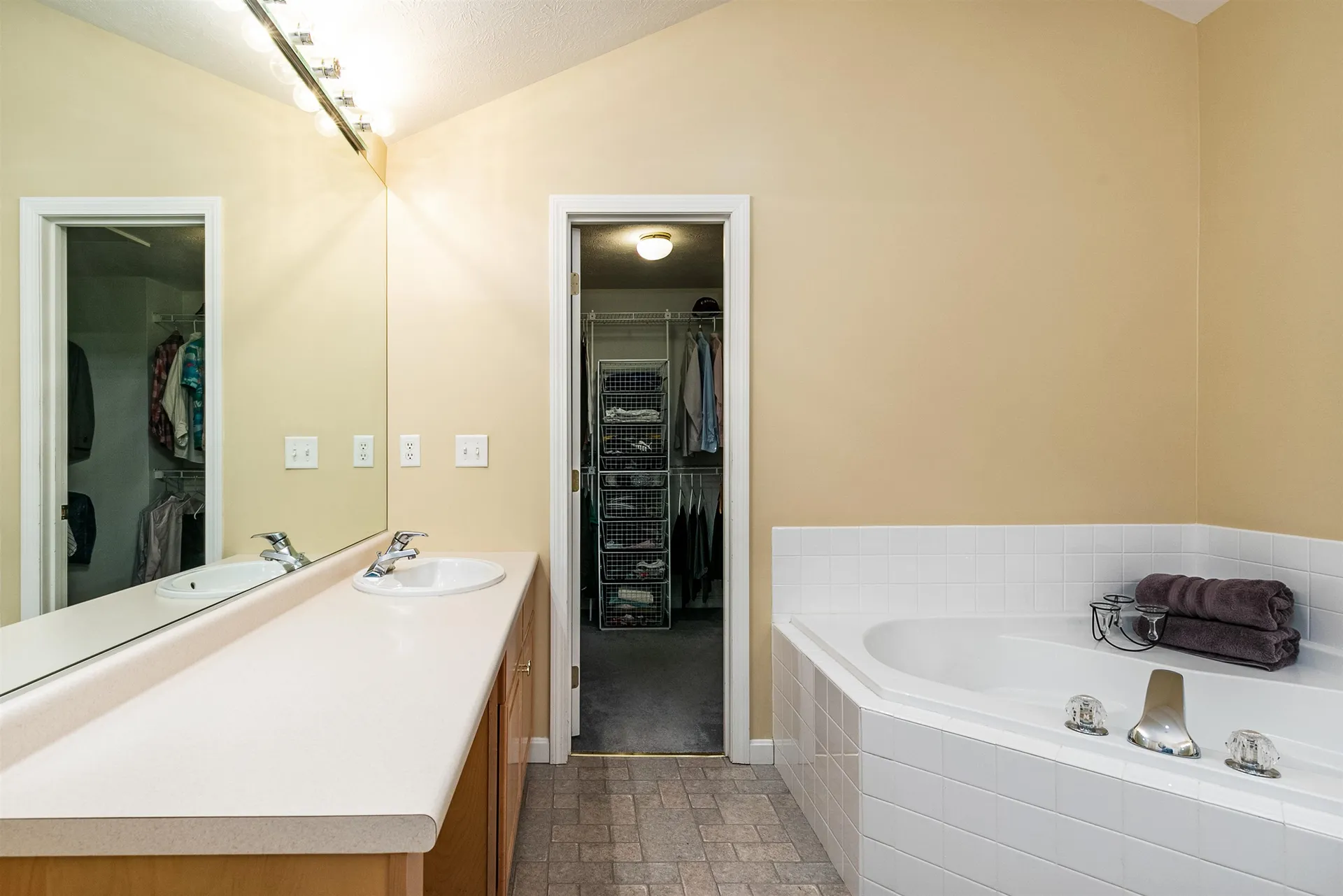 11 Hunter Mill Way Londonderry NH 03053