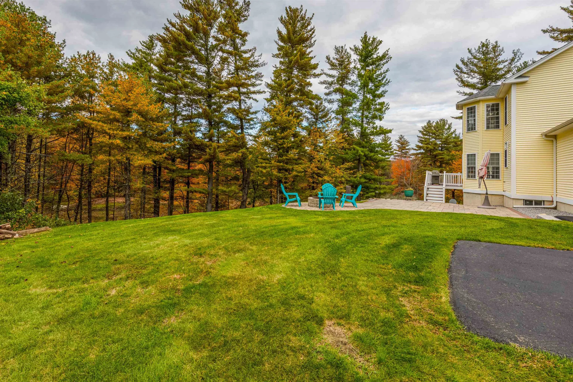 11 Hunter Mill Way Londonderry NH 03053