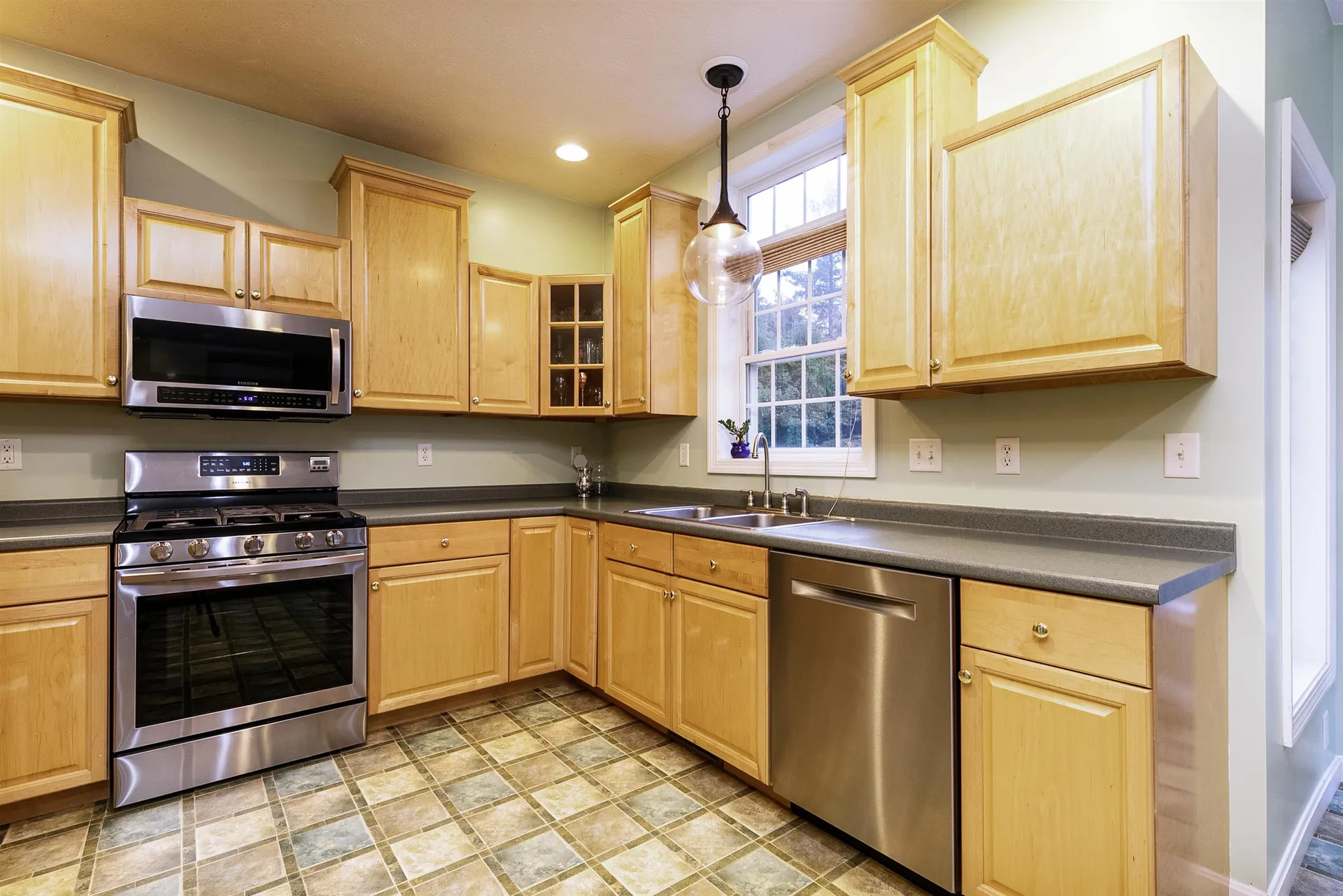 11 Hunter Mill Way Londonderry NH 03053
