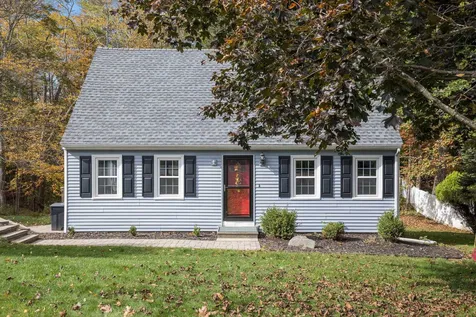 8 Durell Drive Newmarket NH 03857