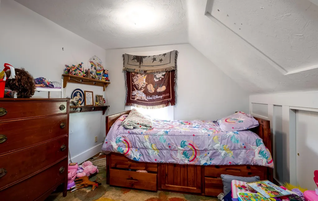 76 Spring Street Laconia NH 03246