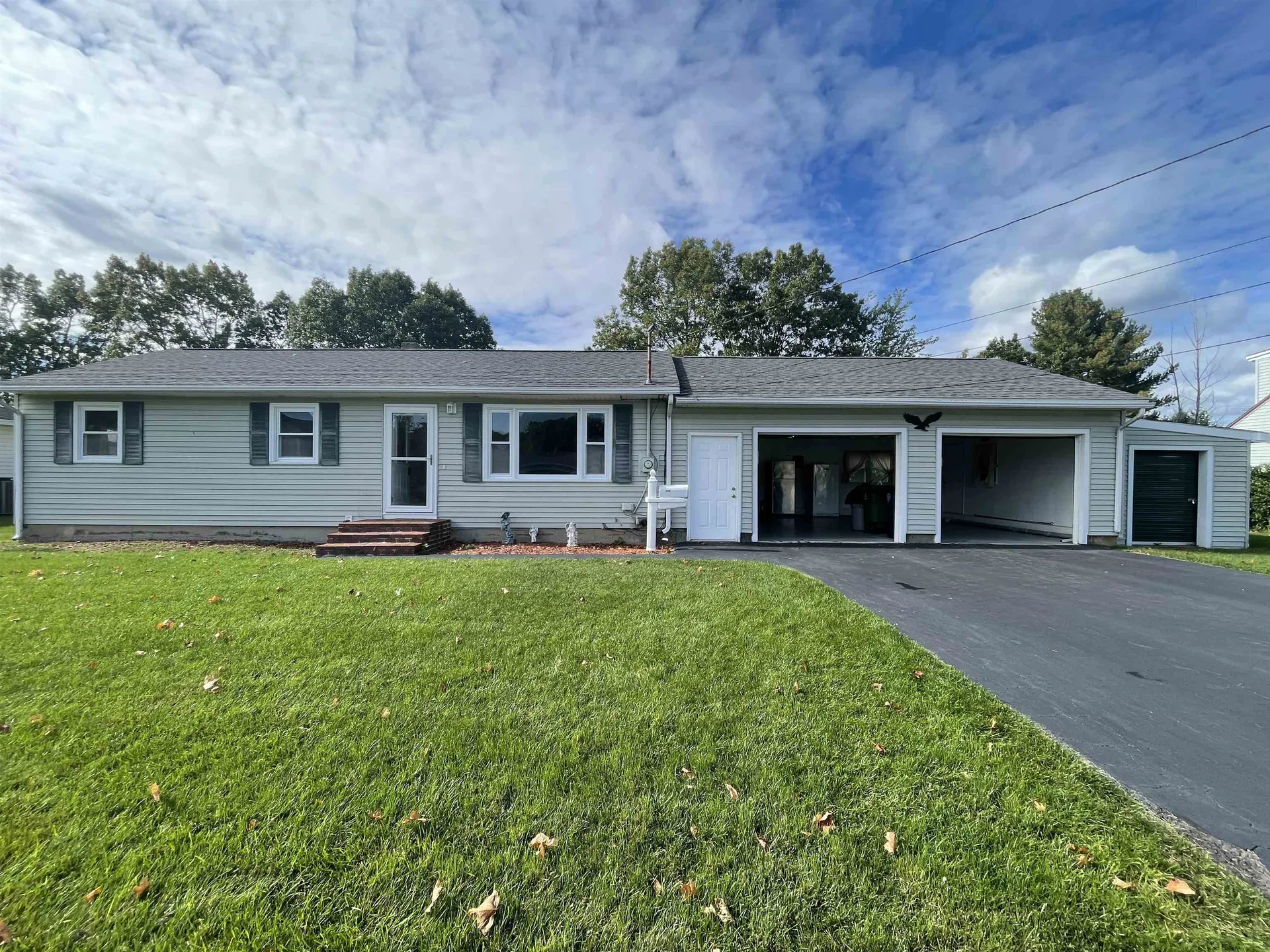 6 Dora Street Nashua NH 03060-4852