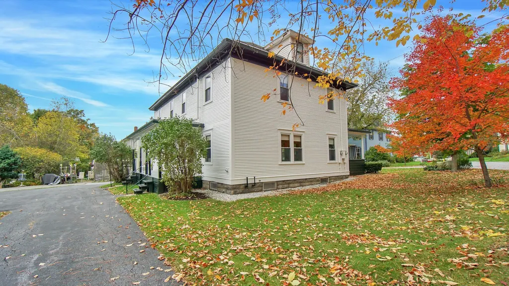 100-102 Baker Street Richmond VT 05477