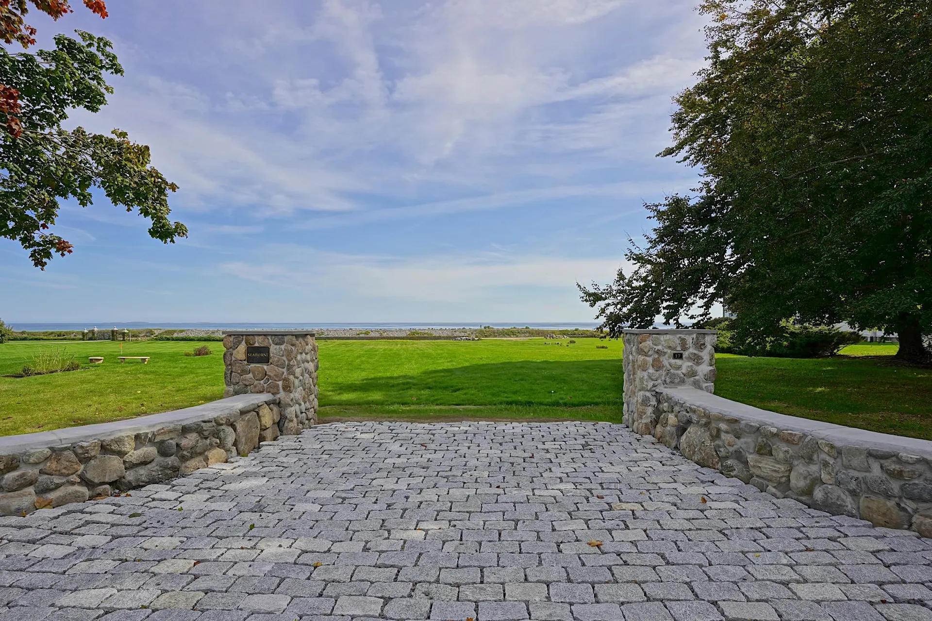 17 Willow Avenue North Hampton NH 03862