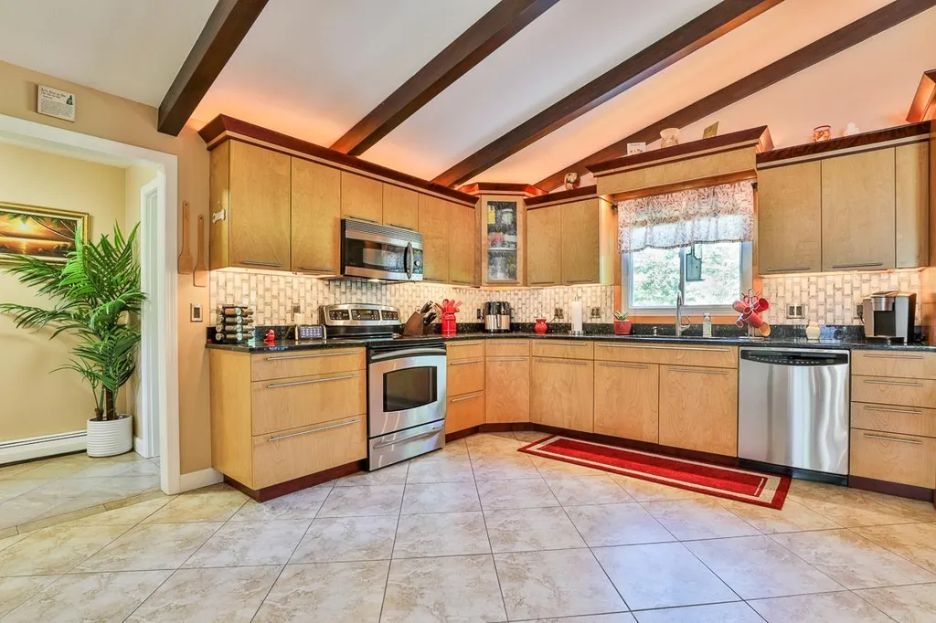 25 Davis Road Merrimack NH 03054