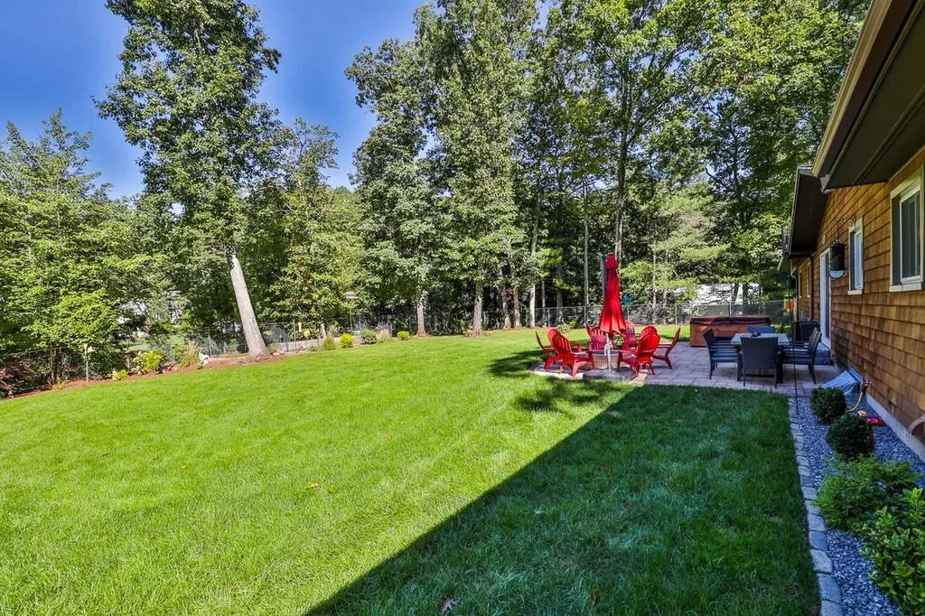 25 Davis Road Merrimack NH 03054