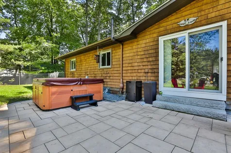 25 Davis Road Merrimack NH 03054